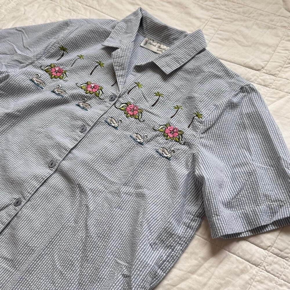 Vintage seersucker striped button up shirt sz L embroidered coastal beach resort